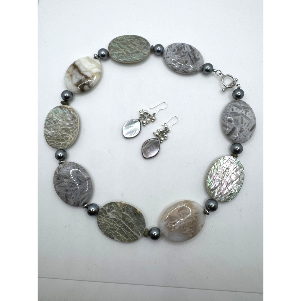 Chunky Oval Cracked Shell Stone Statement Necklace & MOP Dangle Earring Set Grey